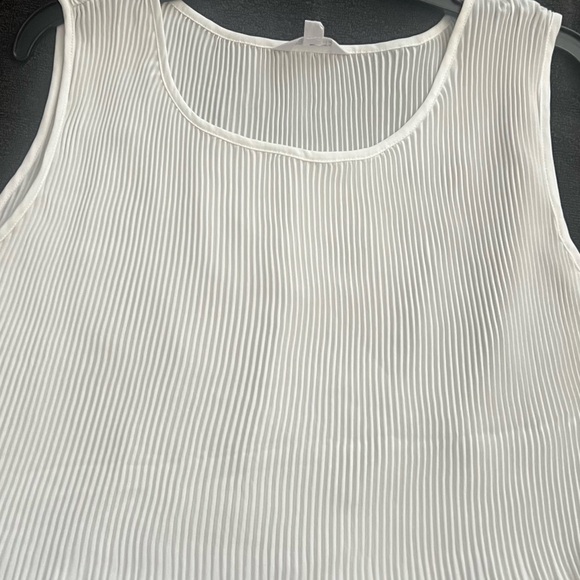 NWOT BB Dakota Sleeveless white Blouse  Size small - Picture 2 of 6